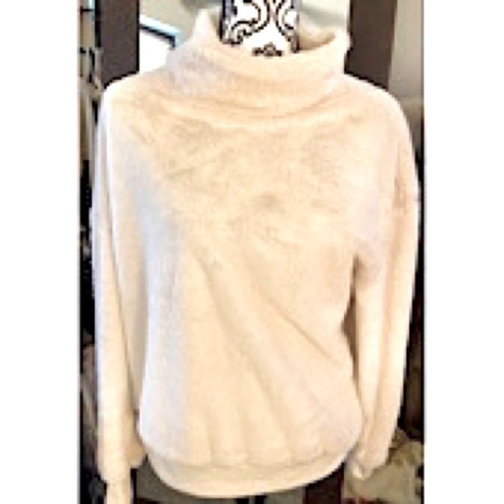 SAY WHAT Ivory Faux Fur Sweatshirt. Like New!